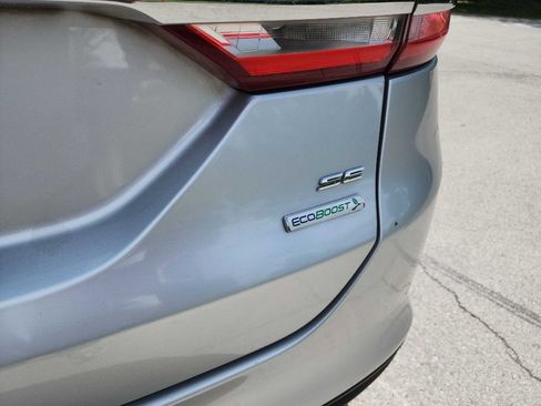 Used 2017 Ford Fusion SE w/ Fusion SE Technology Package FWD image 11