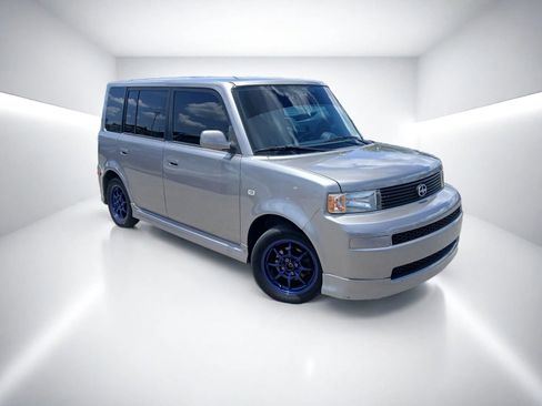 Used 2006 Scion xB FWD image 1