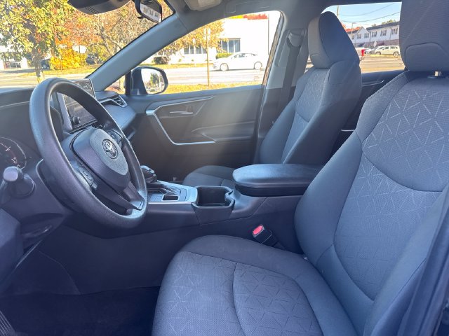Used 2024 Toyota RAV4 XLE AWD/4WD image 14