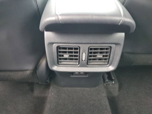 Certified 2023 Toyota Venza XLE image 19