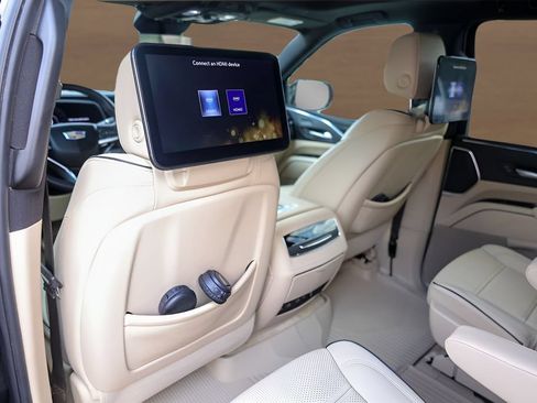 Used 2024 Cadillac Escalade ESV Premium Luxury w/ Performance Package AWD/4WD image 24