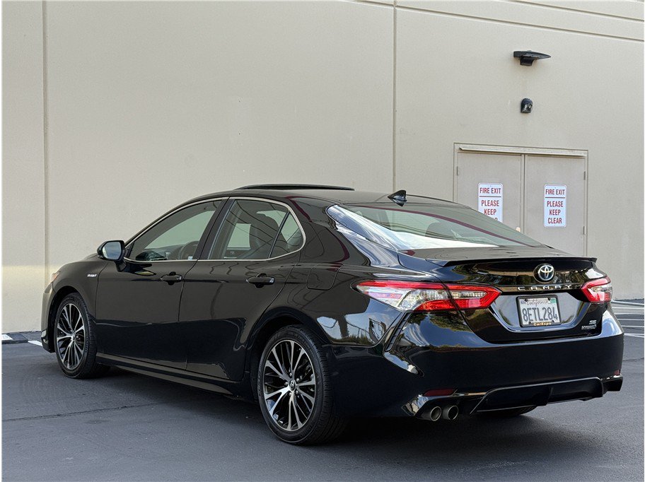 Used 2018 Toyota Camry SE w/ Audio Package FWD image 4