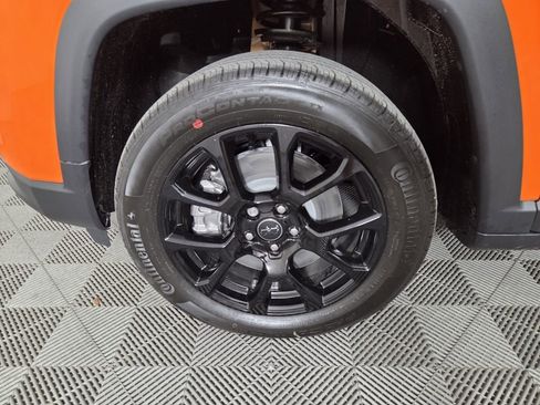 New 2026 Jeep Compass Latitude image 9