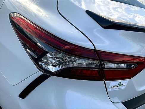 Used 2022 Toyota Camry XSE image 28