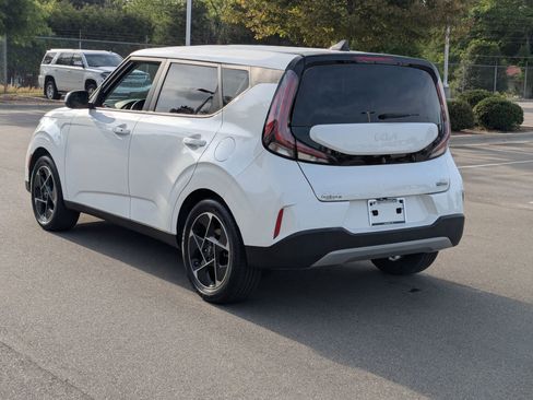 Used 2024 Kia Soul EX FWD image 6