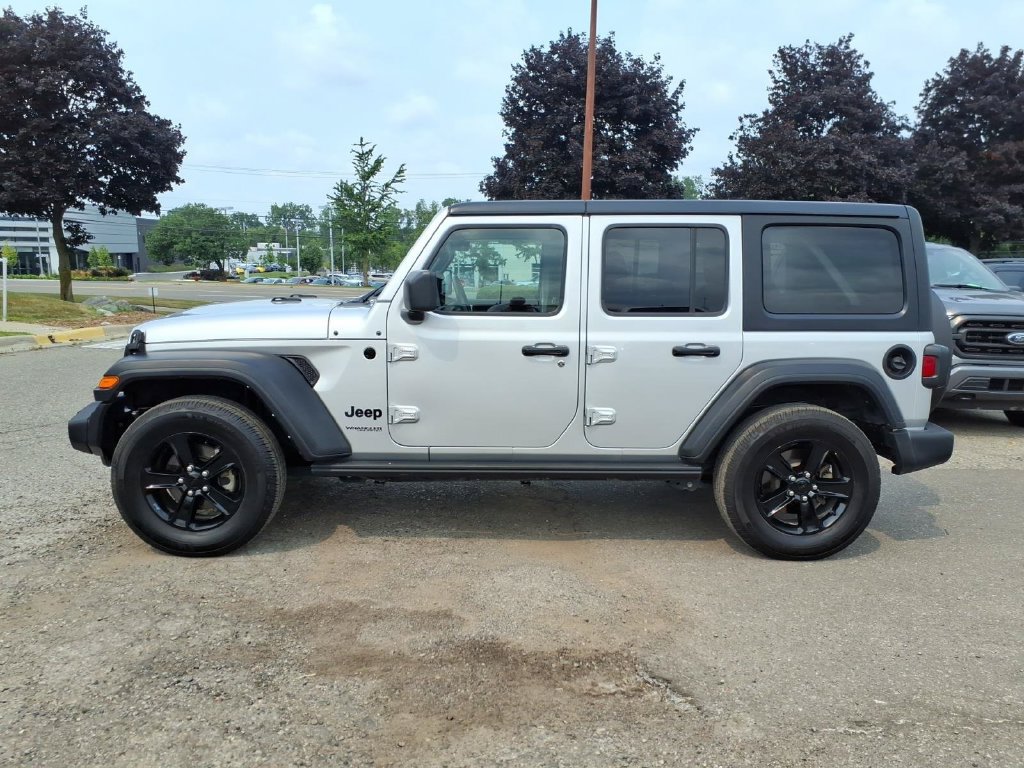 Used 2022 Jeep Wrangler Unlimited Sport AWD/4WD image 2