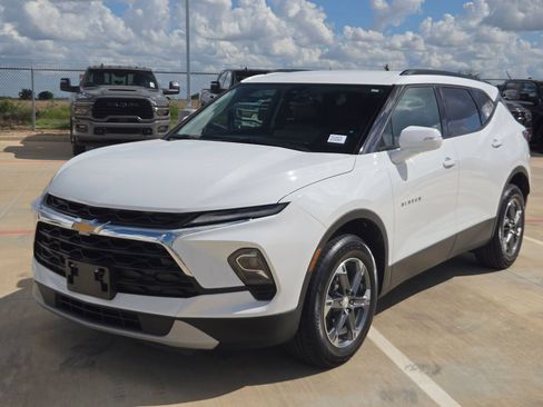 Used 2024 Chevrolet Blazer LT FWD image 7