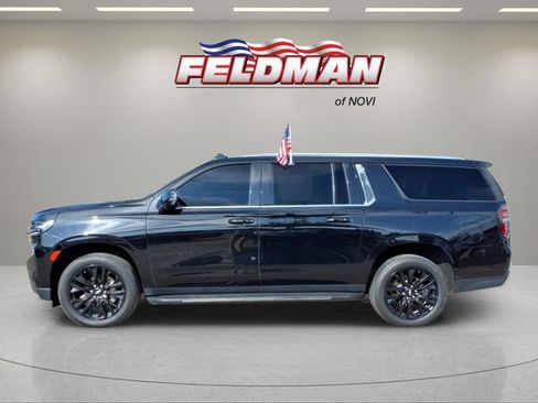Used 2023 Chevrolet Suburban LT w/ LT Signature Plus Package AWD/4WD image 2