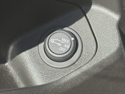 Used 2024 GMC Terrain SLE w/ Driver Convenience Package FWD image 32