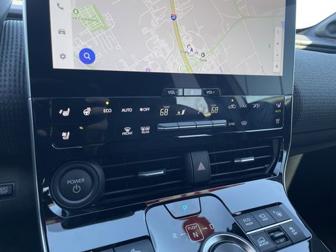 Used 2024 Toyota bZ4X Limited image 18