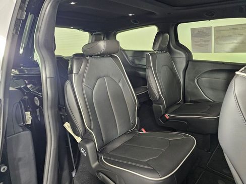 New 2026 Chrysler Pacifica Limited w/ S Appearance Package FWD image 39