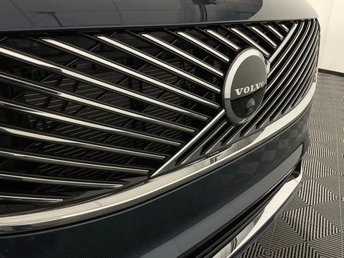 New 2026 Volvo XC90 B5 Plus w/ Protection Package Premier image 9