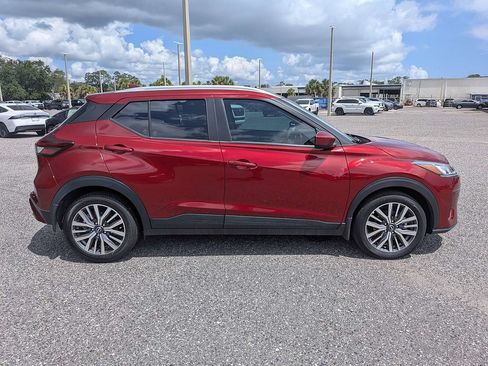 Used 2024 Nissan Kicks SV FWD image 2