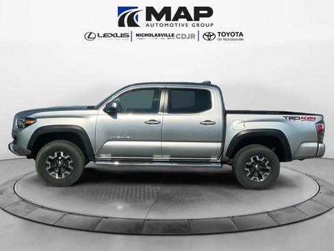 Used 2022 Toyota Tacoma TRD Off-Road w/ Technology Package AWD/4WD image 2