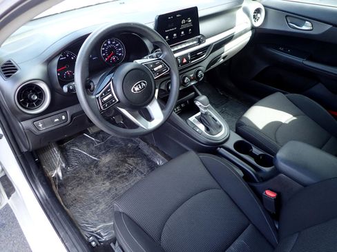 Used 2021 Kia Forte LXS image 9