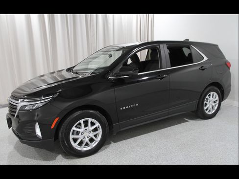 Used 2024 Chevrolet Equinox LT image 3