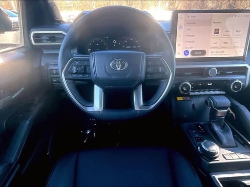 Used 2024 Toyota Tacoma Limited w/ Limited Package (LT) image 6