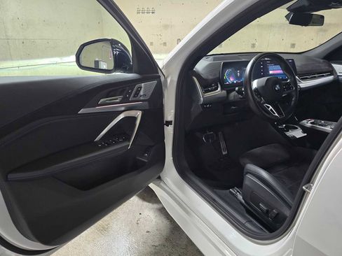 Used 2025 BMW X2 xDrive28i w/ Technology Package image 19