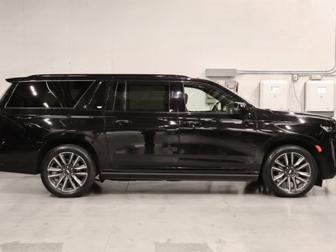 Certified 2023 Cadillac Escalade ESV Sport w/ Touring Package AWD/4WD image 6