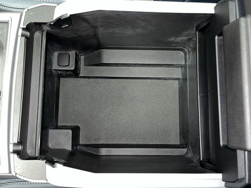 Used 2022 Ford F350 Limited image 30