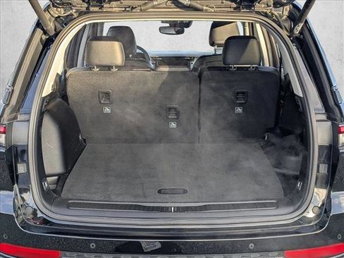 Used 2023 Jeep Grand Cherokee Limited w/ Black Appearance Package image 6