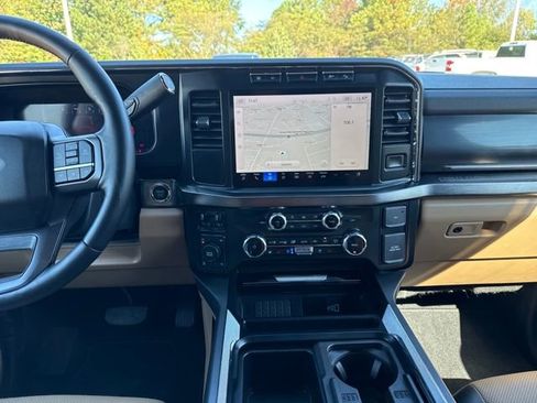 Used 2023 Ford F250 Lariat w/ Black Appearance Package image 17