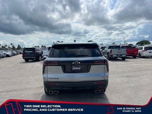 Used 2024 Chevrolet Traverse LT w/ Midnight/Sport Edition FWD image 6