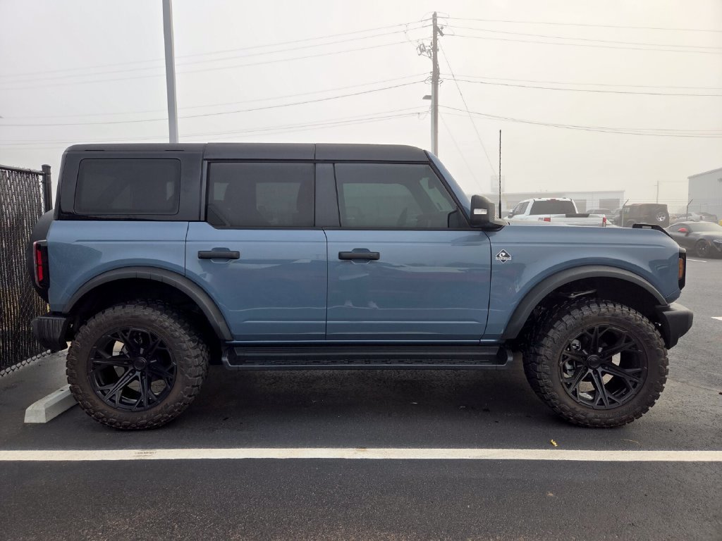 Used 2025 Ford Bronco Outer Banks AWD/4WD image 6