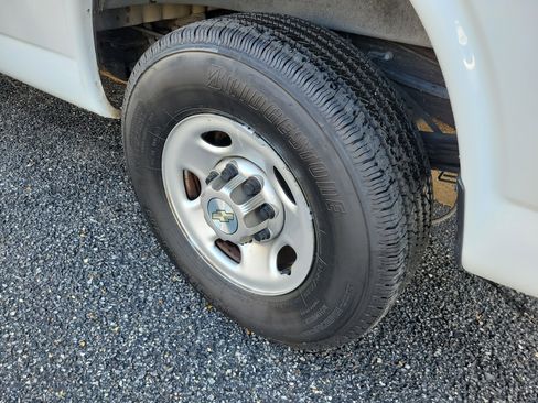 Used 2021 Chevrolet Express 2500 Work Van w/ Driver Convenience Package image 8