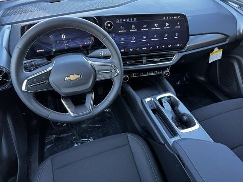 New 2026 Chevrolet Equinox EV LT image 8