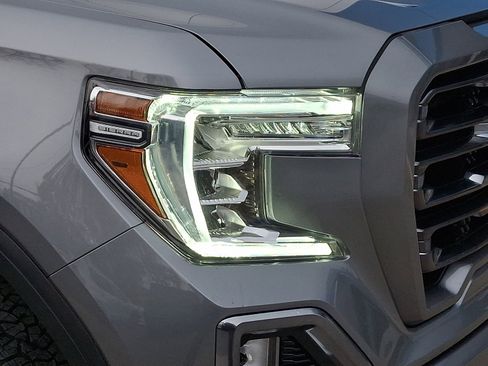 Used 2022 GMC Sierra 1500 AT4 w/ AT4 Premium Package image 9