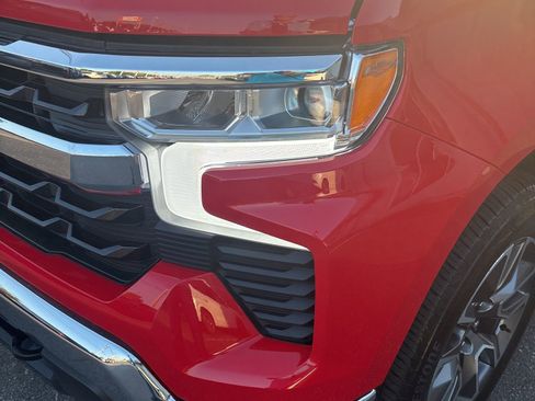 Used 2025 Chevrolet Silverado 1500 LT image 14