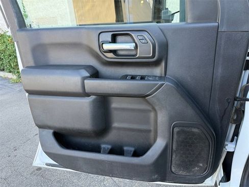 Used 2022 Chevrolet Silverado 2500 Custom w/ Custom Value Package image 11