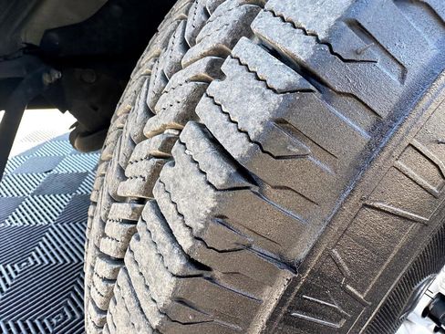 Used 2018 Chevrolet Express 2500 w/ Driver Convenience Package image 36