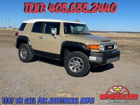 Used 2012 Toyota FJ Cruiser 4WD w/ Convenience Pkg image 1