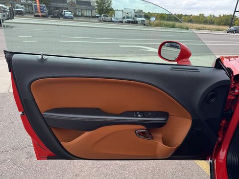 Used 2016 Dodge Challenger SRT Hellcat image 18