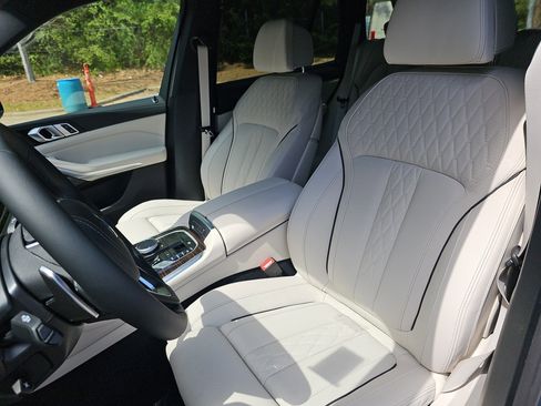 New 2026 BMW X5 xDrive40i w/ Climate Comfort Package AWD/4WD image 15