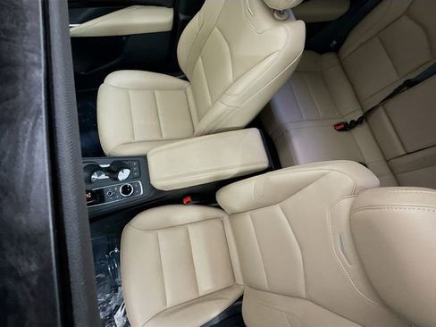 Used 2024 Cadillac XT4 Luxury w/ Cold Weather Package image 23