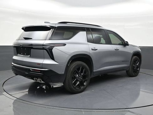 Used 2026 Chevrolet Traverse RS FWD image 5