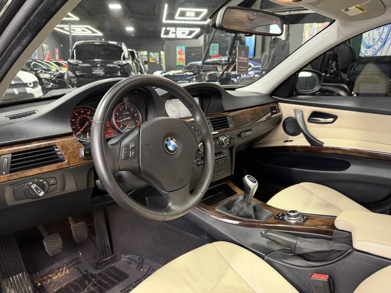Used 2010 BMW 328i Sedan RWD image 9
