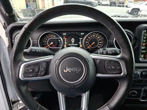 Certified 2018 Jeep Wrangler Unlimited Sahara image 19