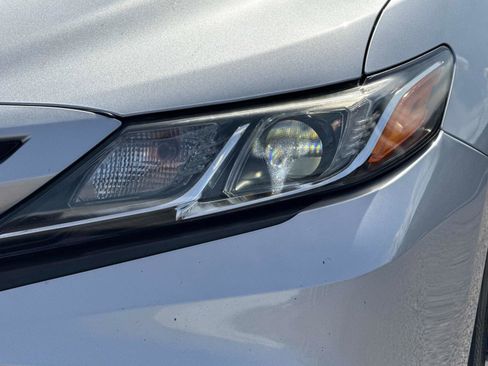 Used 2019 Toyota Camry SE image 10