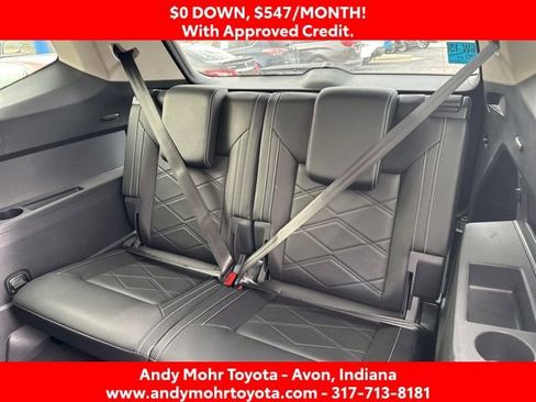 Used 2025 Volkswagen Atlas SE FWD image 12