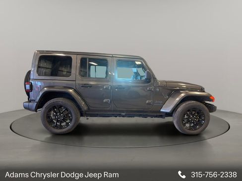 Used 2025 Jeep Wrangler Unlimited Sahara w/ Safety Group image 5