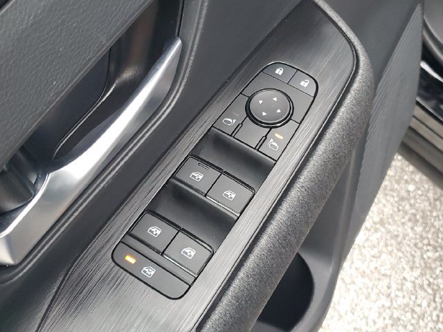 Certified 2026 Nissan Kicks SV FWD image 25