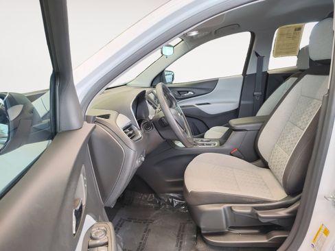 Used 2024 Chevrolet Equinox LS FWD image 22