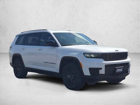 Used 2024 Jeep Grand Cherokee L Altitude AWD/4WD image 3