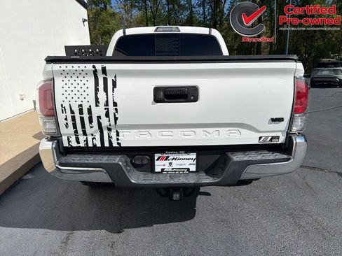 Used 2020 Toyota Tacoma TRD Off-Road AWD/4WD image 13