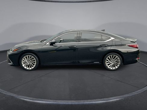Used 2022 Lexus ES 300h Ultra Luxury w/ Accessory Package 2 FWD image 15