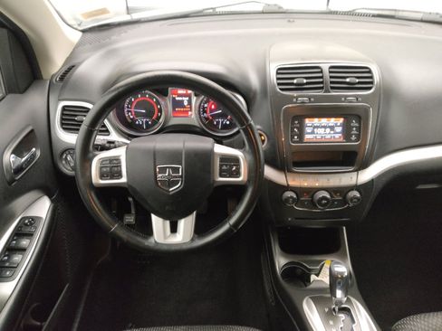 Used 2019 Dodge Journey SE w/ Connectivity Group FWD image 22
